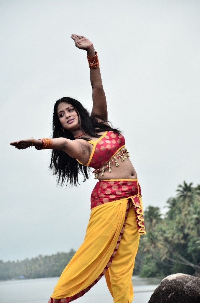 Jamaai Tamil Movie Stills - 26 / 32 photos