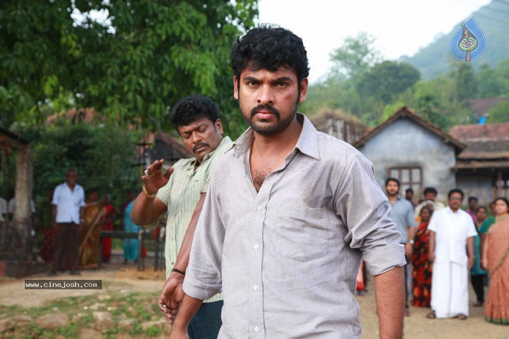 Jannal Oram Tamil Movie Stills - 13 / 76 photos