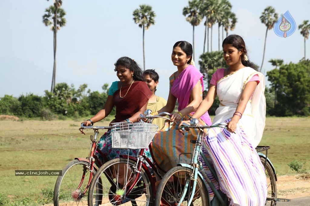 Jannal Oram Tamil Movie Stills - 25 / 76 photos