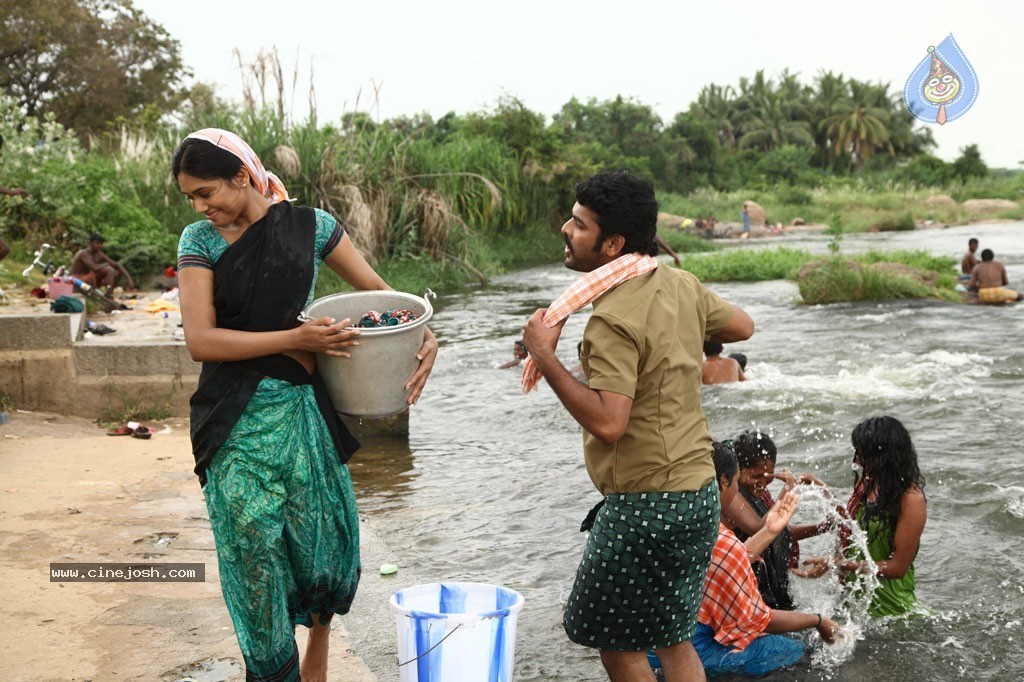 Jannal Oram Tamil Movie Stills - 37 / 76 photos