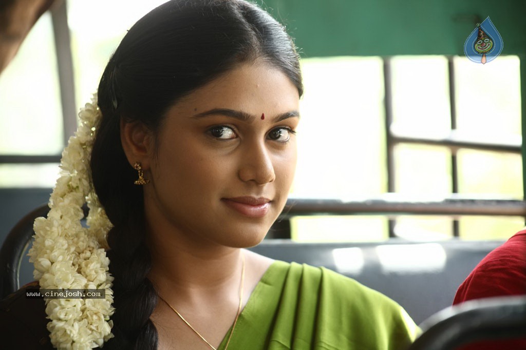 Jannal Oram Tamil Movie Stills - 51 / 76 photos