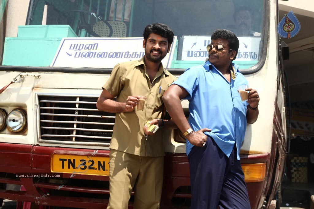 Jannal Oram Tamil Movie Stills - 66 / 76 photos