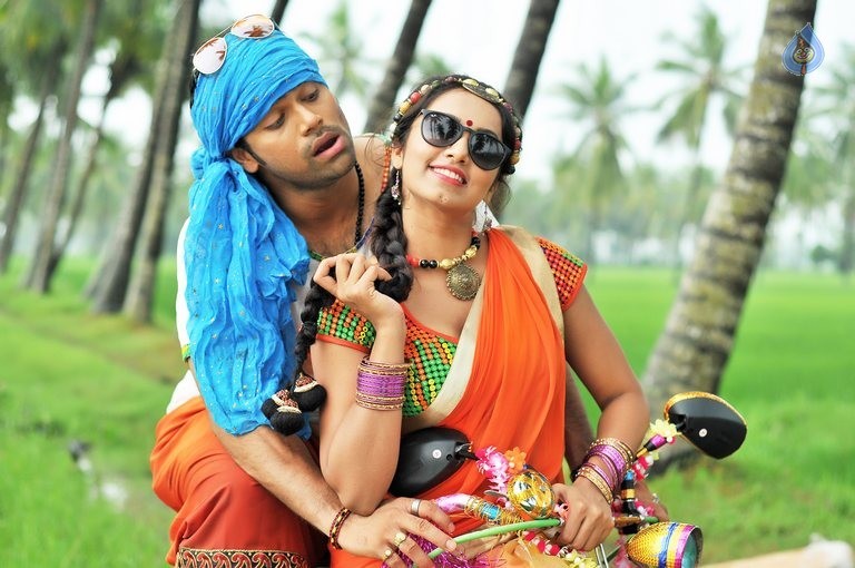 Jata Kalise Photos and Posters - 1 / 6 photos