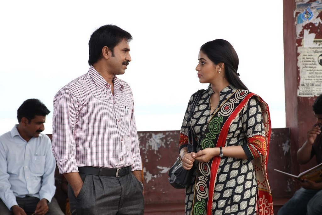 Jayammu Nischayammu Raa Photos - 3 / 5 photos