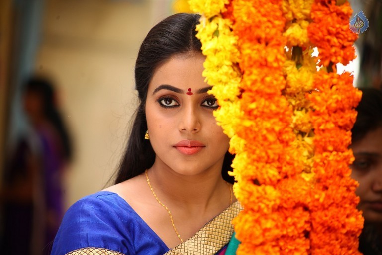 Jayammu Nischayammu Raa Stills and Posters - 6 / 18 photos