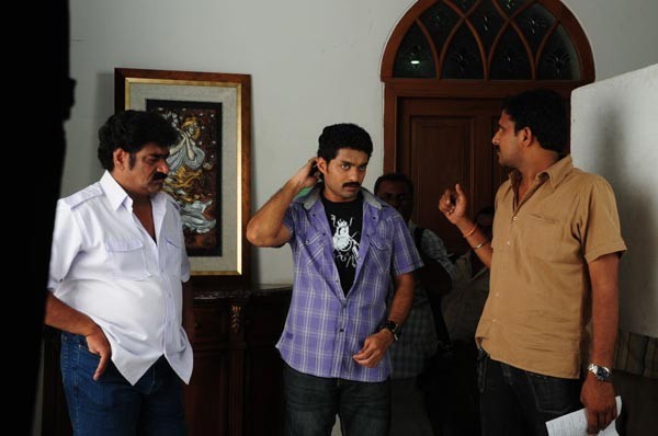 Jayeebhava Working Stills - 38 / 145 photos