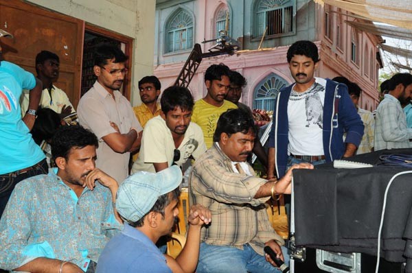 Jayeebhava Working Stills - 40 / 145 photos