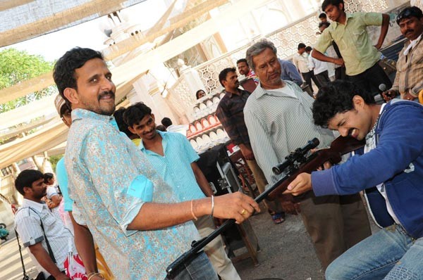 Jayeebhava Working Stills - 42 / 145 photos