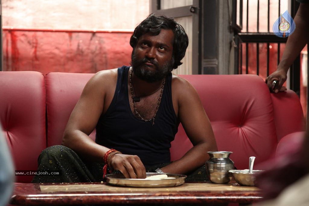 Jigarthanda Tamil Movie Stills - 23 / 79 photos