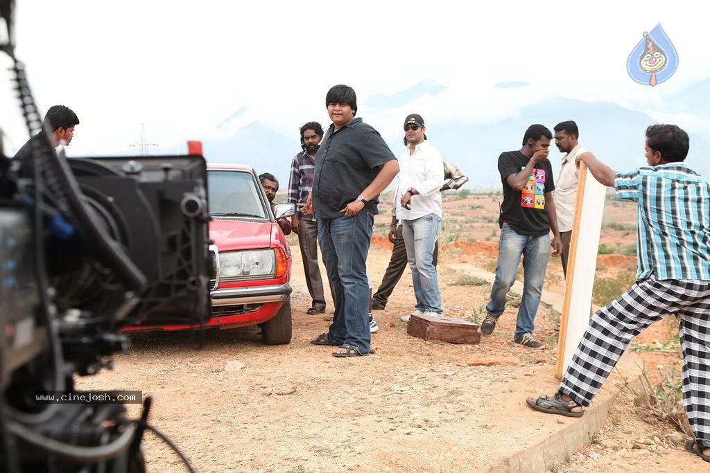 Jigarthanda Tamil Movie Stills - 50 / 79 photos
