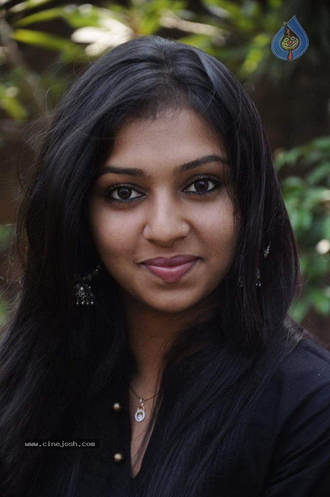 Jigarthanda Tamil Movie Stills - 71 / 79 photos