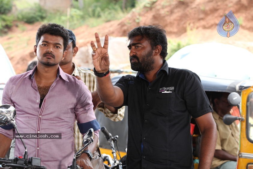 Jilla Tamil Movie Latest Stills - 31 / 33 photos