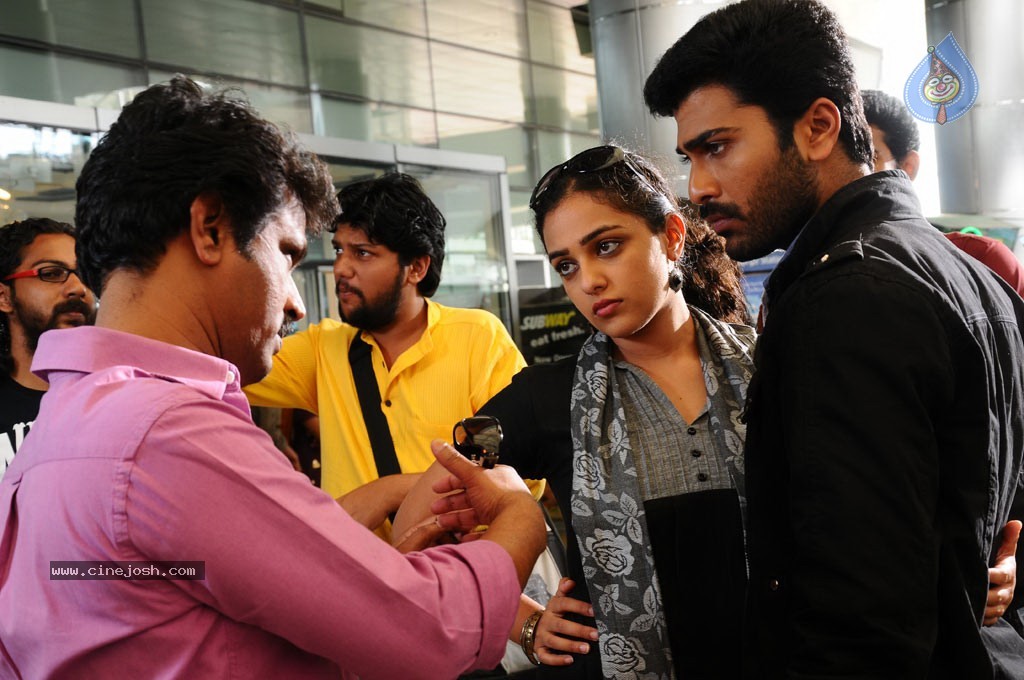 JK Enum Nanbanin Vaazhkai Tamil Movie Stills - 52 / 90 photos
