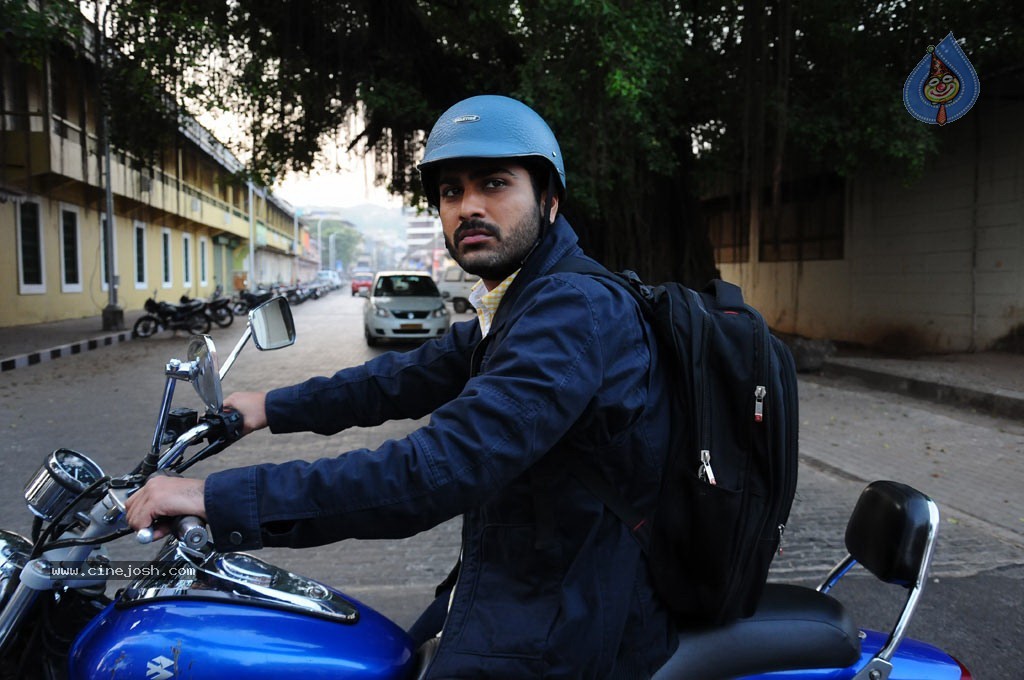JK Enum Nanbanin Vaazhkai Tamil Movie Stills - 60 / 90 photos