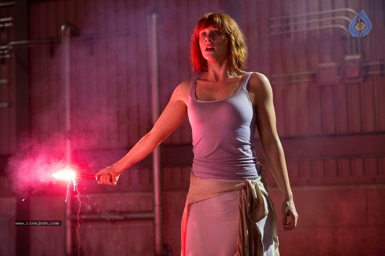 Jurassic World Movie Stills - 6 / 10 photos