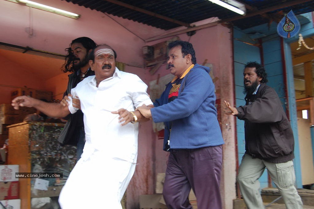 Kaadhal Paadhai Tamil Movie Stills - 30 / 75 photos