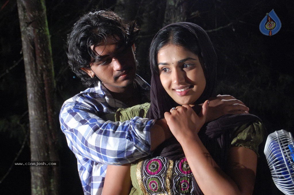 Kaadhal Paadhai Tamil Movie Stills - 31 / 75 photos