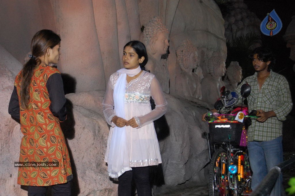 Kaadhal Paadhai Tamil Movie Stills - 57 / 75 photos
