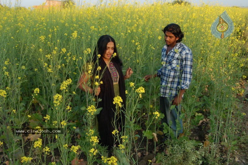 Kaadhal Paadhai Tamil Movie Wallpapers - 30 / 68 photos