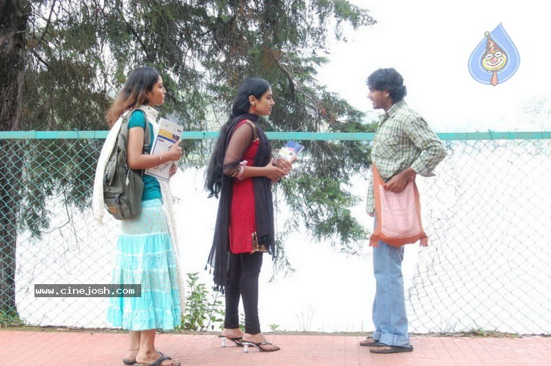 Kaadhal Paadhai Tamil Movie Wallpapers - 31 / 68 photos