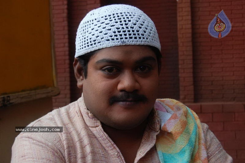 Kaadhal Paadhai Tamil Movie Wallpapers - 45 / 68 photos