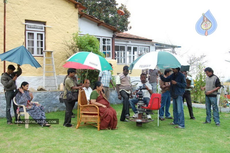 Kaadhal Paadhai Tamil Movie Wallpapers - 52 / 68 photos