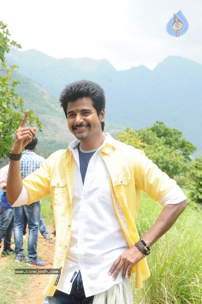Kaaki Sattai Tamil Movie New Photos - 38 / 90 photos