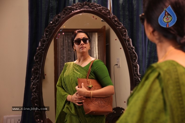 Kaatrin Mozhi Movie Stills - 2 / 11 photos