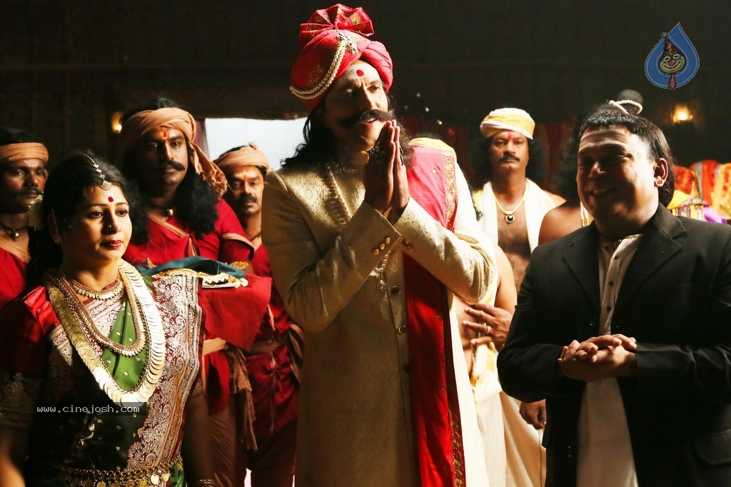 Kaaviya Thalaivan Tamil Movie Photos - 26 / 28 photos