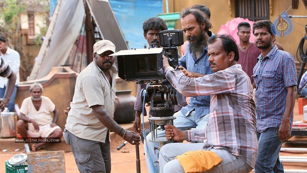 Kaaviya Thalaivan Tamil Movie Stills n PM - 22 / 128 photos