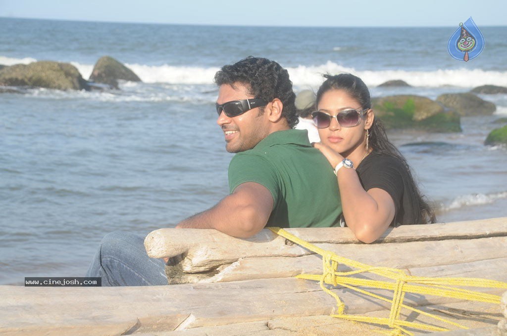 Kabadam Tamil Movie Stills - 58 / 71 photos