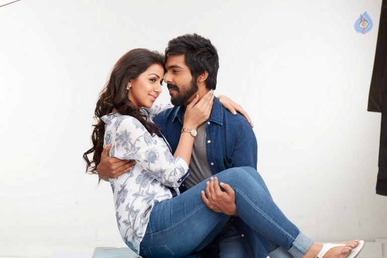Kadavul Irukaan Kumaru Tamil Film Photos - 8 / 11 photos