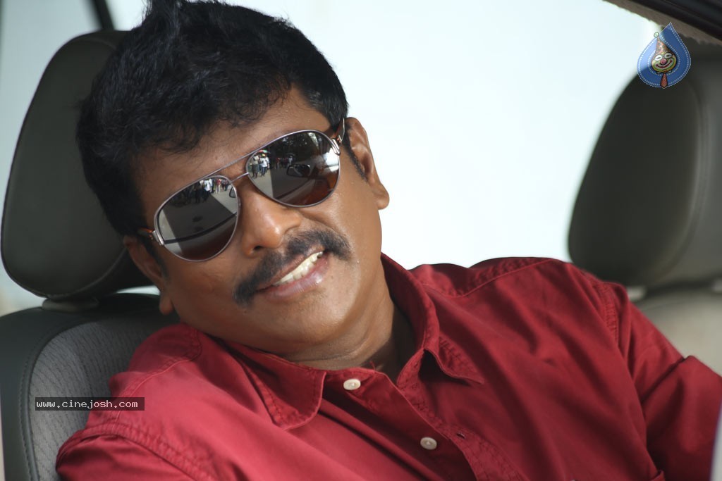 Kadhai Thiraikadhai Vasanam Iyakkam Tamil Movie Stills - 26 / 116 photos