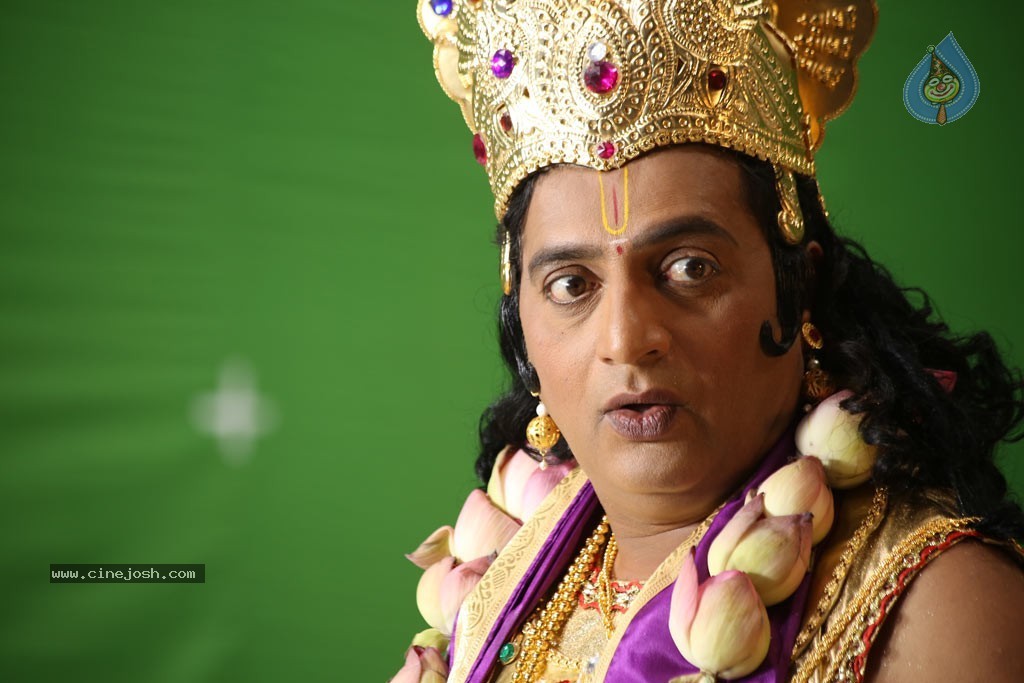 Kadhai Thiraikadhai Vasanam Iyakkam Tamil Movie Stills - 43 / 116 photos