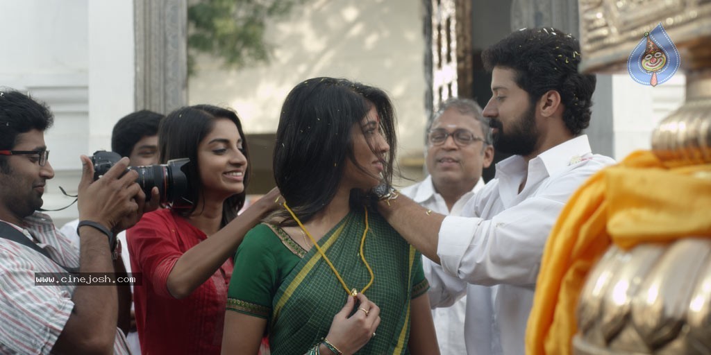 Kadhai Thiraikadhai Vasanam Iyakkam Tamil Movie Stills - 62 / 116 photos