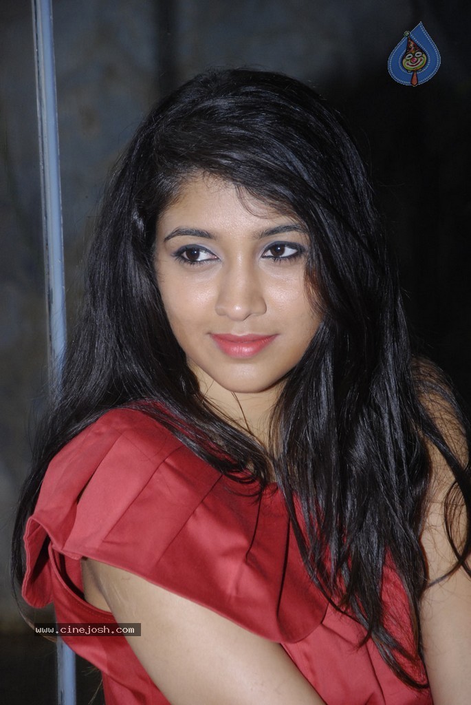 Kadhai Thiraikadhai Vasanam Iyakkam Tamil Movie Stills - 81 / 116 photos