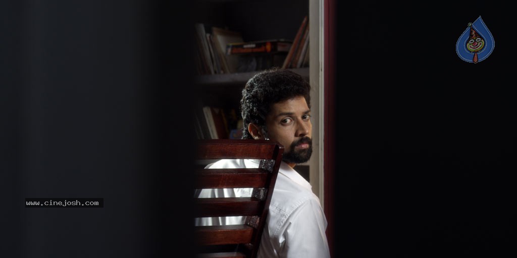 Kadhai Thiraikadhai Vasanam Iyakkam Tamil Movie Stills - 87 / 116 photos
