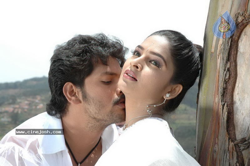 Kadhal Meipada Tamil Movie Stills - 10 / 39 photos