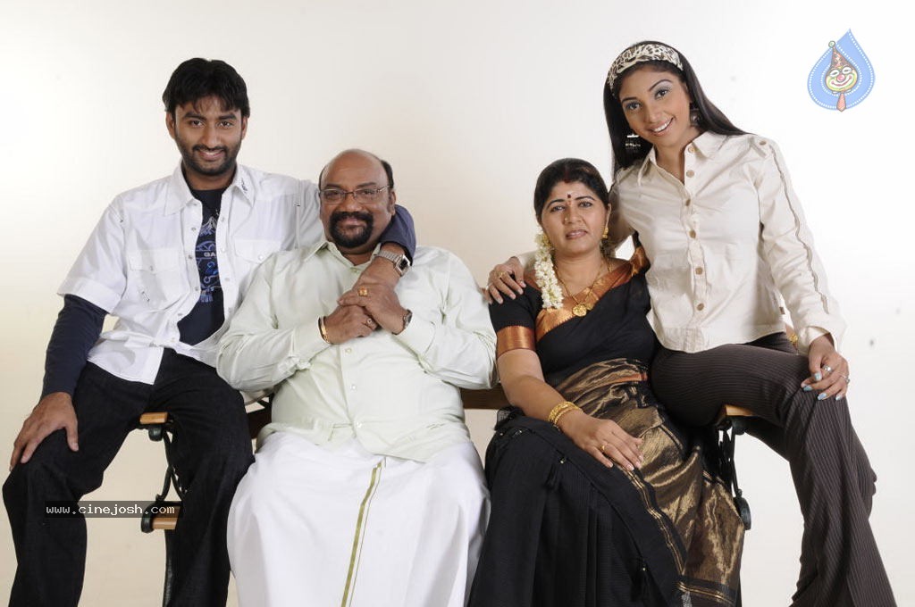 Kadhal Pisase Tamil Movie Hot Stills - 3 / 94 photos
