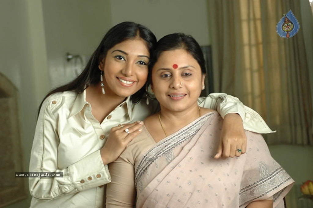 Kadhal Pisase Tamil Movie Hot Stills - 23 / 94 photos