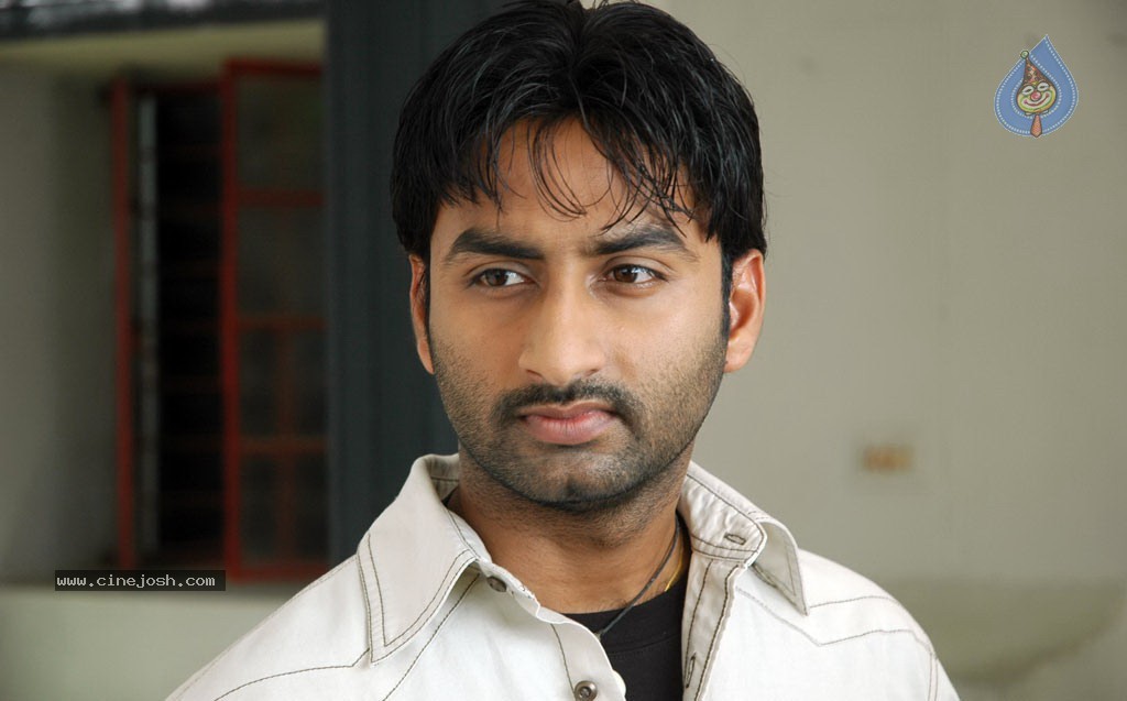 Kadhal Pisase Tamil Movie New Stills - 21 / 94 photos