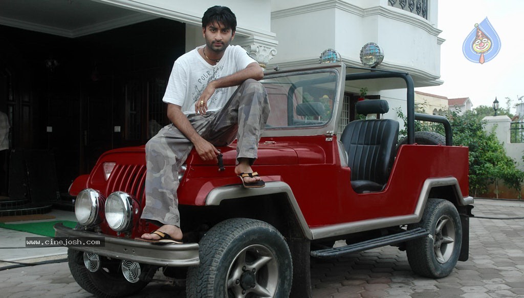 Kadhal Pisase Tamil Movie New Stills - 37 / 94 photos