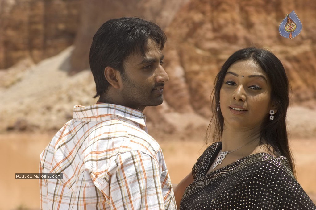 Kadhal Pisase Tamil Movie New Stills - 47 / 94 photos