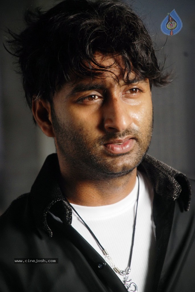Kadhal Pisase Tamil Movie New Stills - 58 / 94 photos