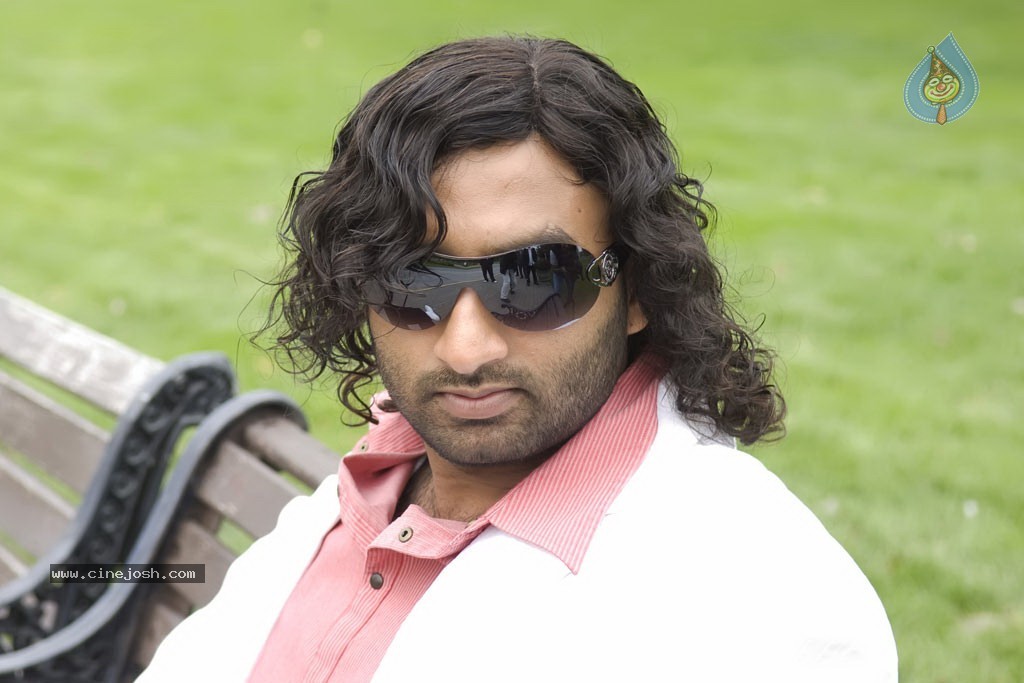 Kadhal Pisase Tamil Movie New Stills - 67 / 94 photos