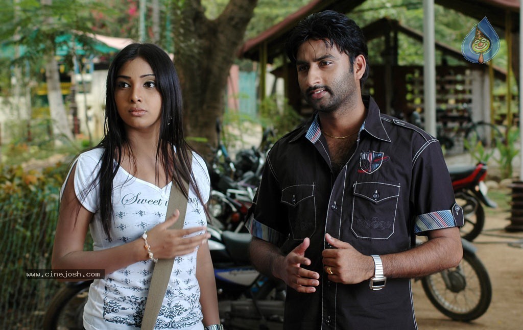 Kadhal Pisase Tamil Movie New Stills - 94 / 94 photos