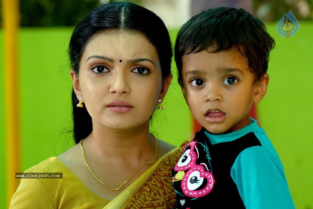 Kadhalai Thavira Veru Ondrum Illai Tamil Movie Stills - 7 / 47 photos