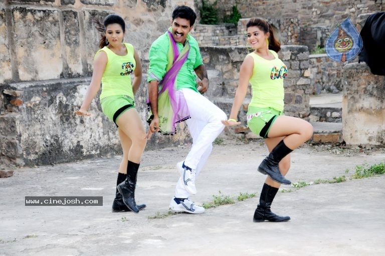 Kakatiyudu Movie Stills and Wallpapers - 6 / 93 photos