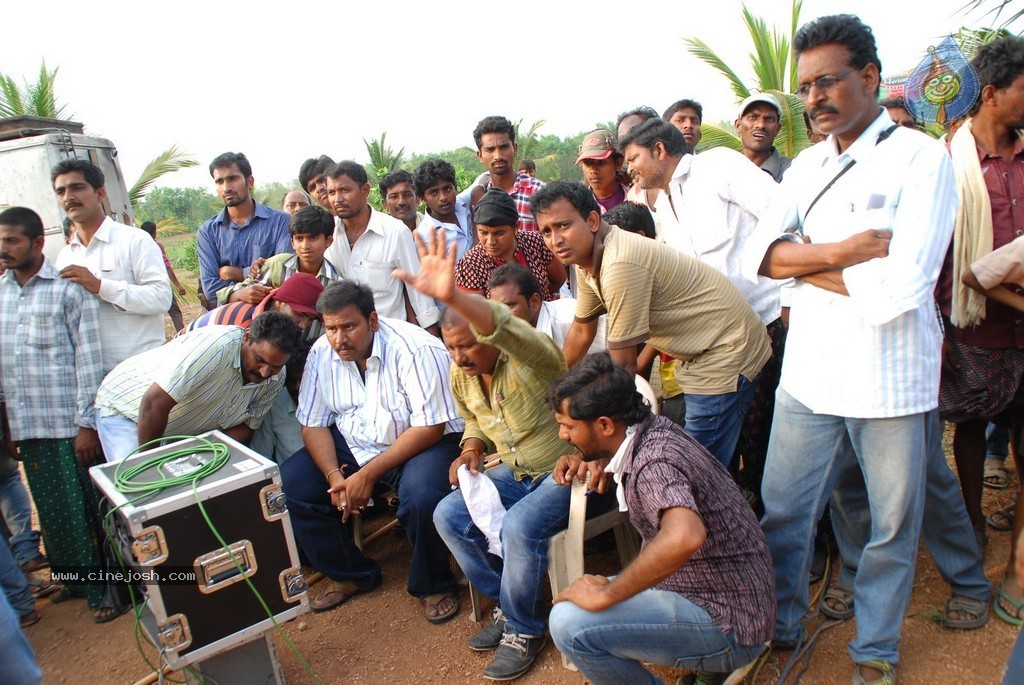 Kakatiyudu Movie Stills n Posters - 2 / 122 photos
