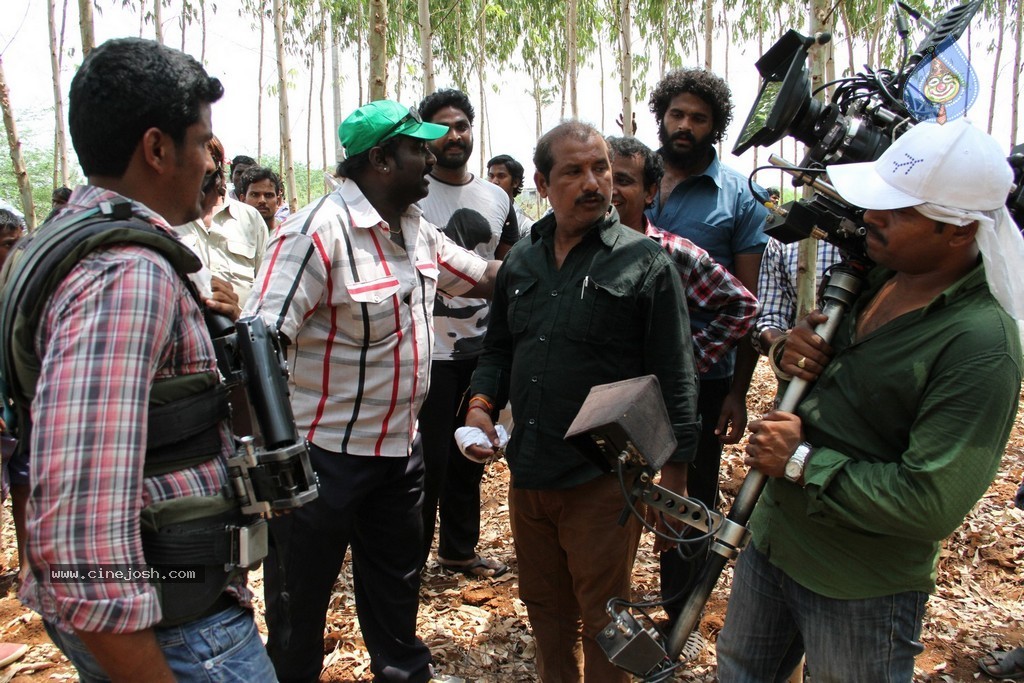 Kakatiyudu Movie Stills n Posters - 41 / 122 photos